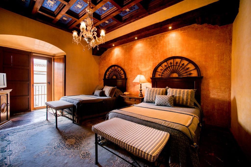 Hotel Palacio De Dona Leonor アンティグア・グアテマラ エクステリア 写真